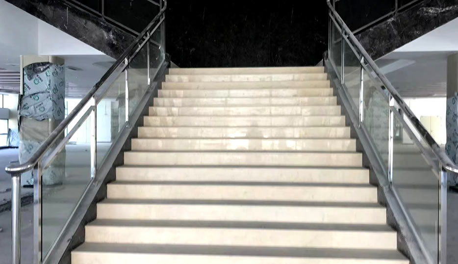 楼梯过道