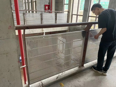 安全防护护栏安装现场